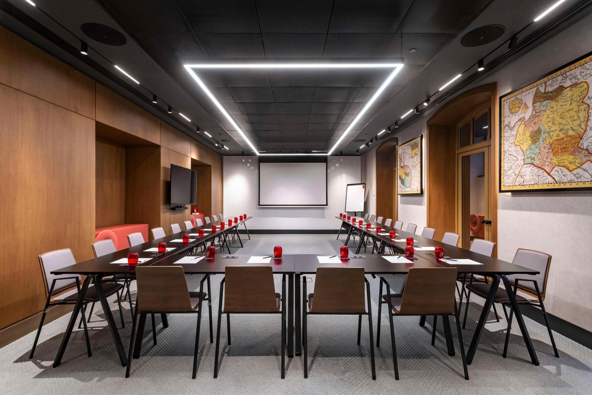 Radisson Red Tbilisi Hotel Kültér fotó