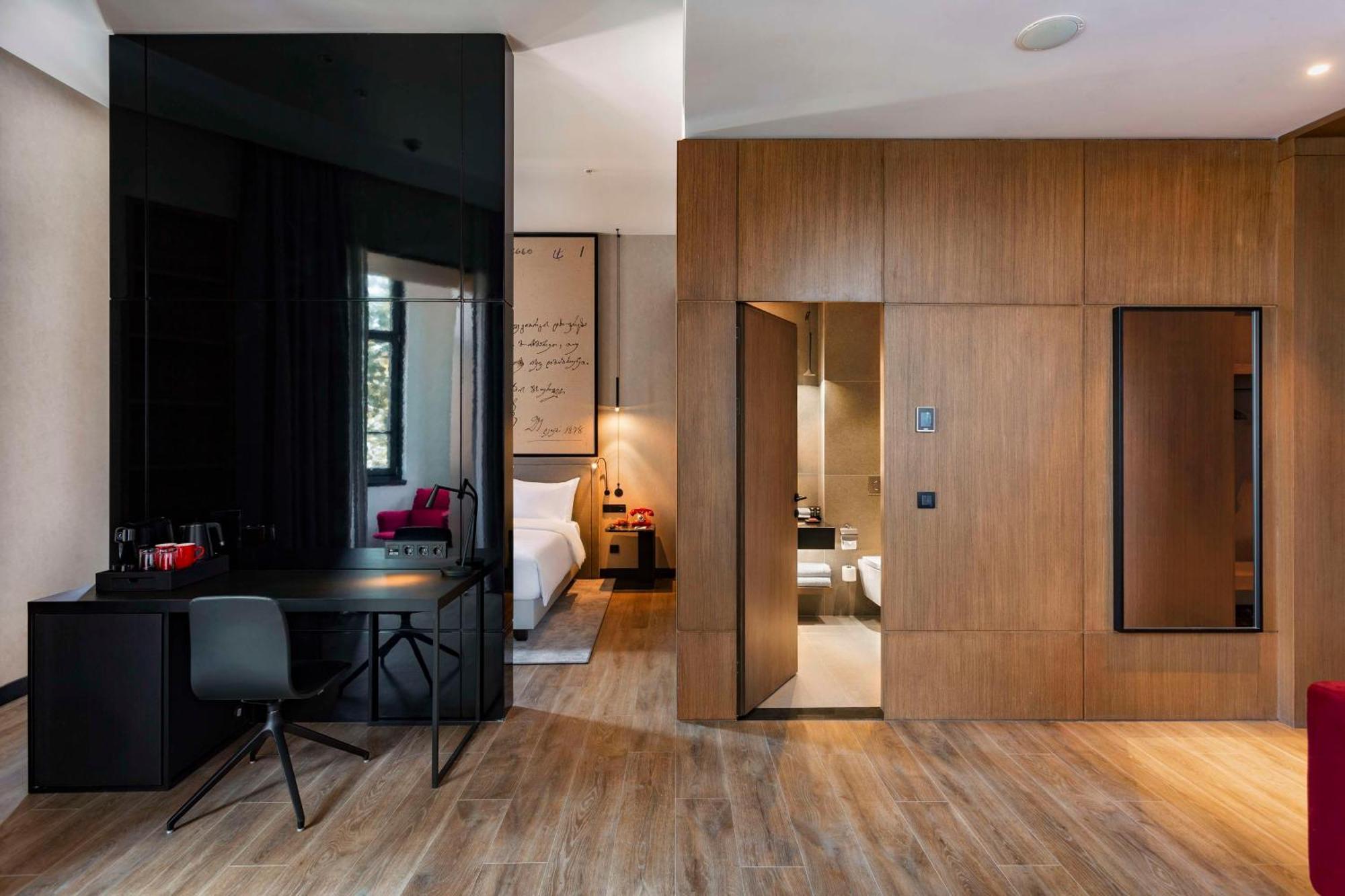 Radisson Red Tbilisi Hotel Kültér fotó