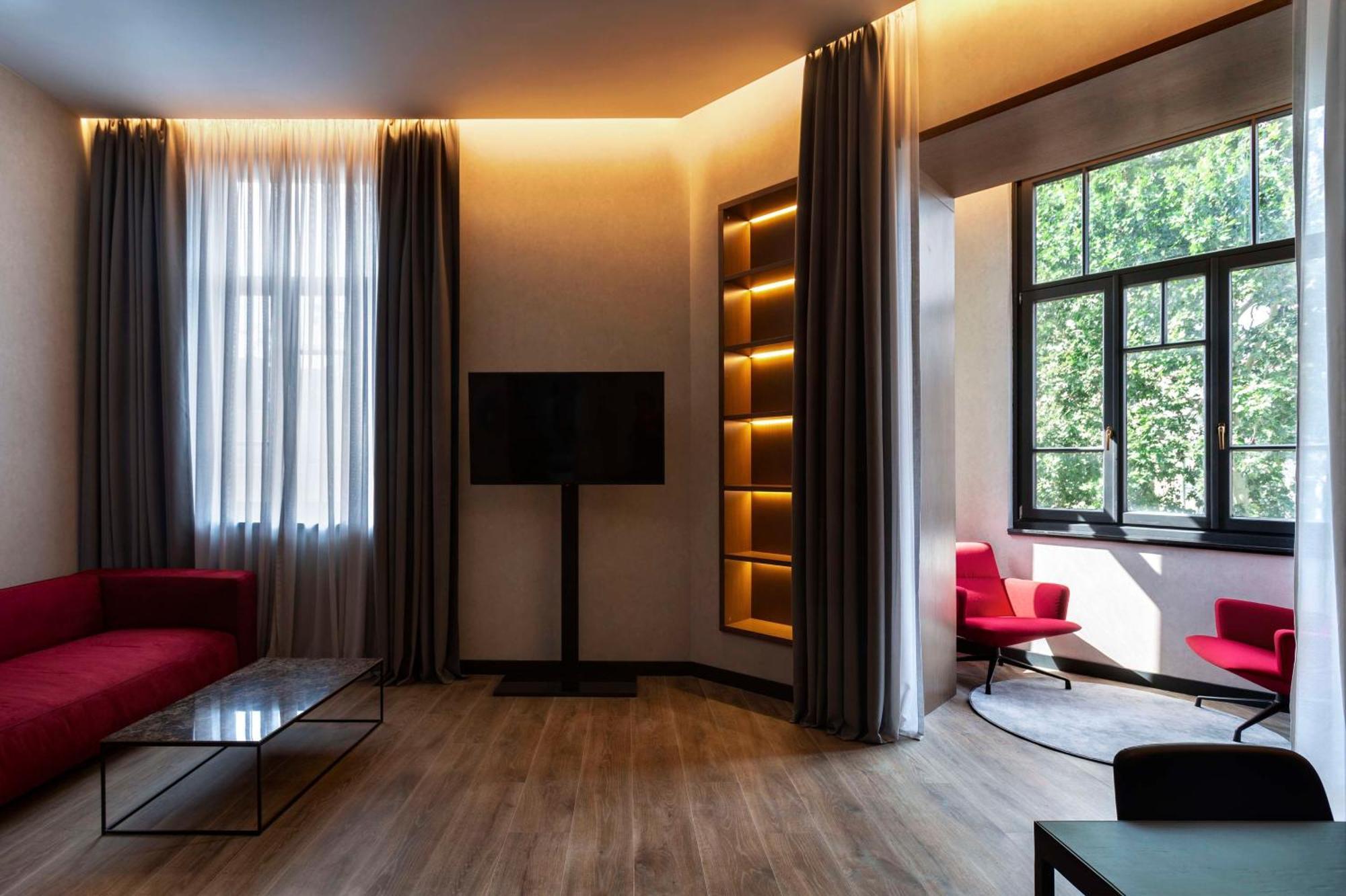 Radisson Red Tbilisi Hotel Kültér fotó