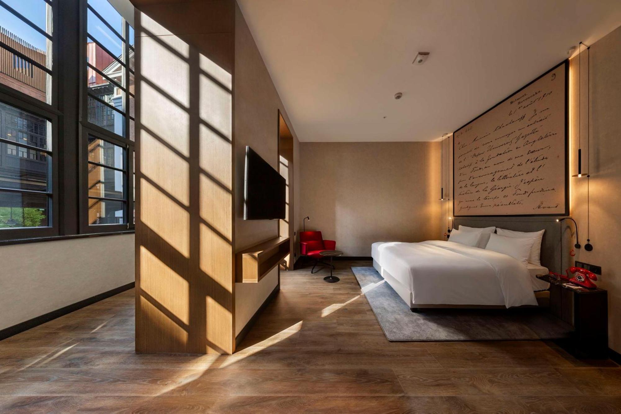 Radisson Red Tbilisi Hotel Kültér fotó