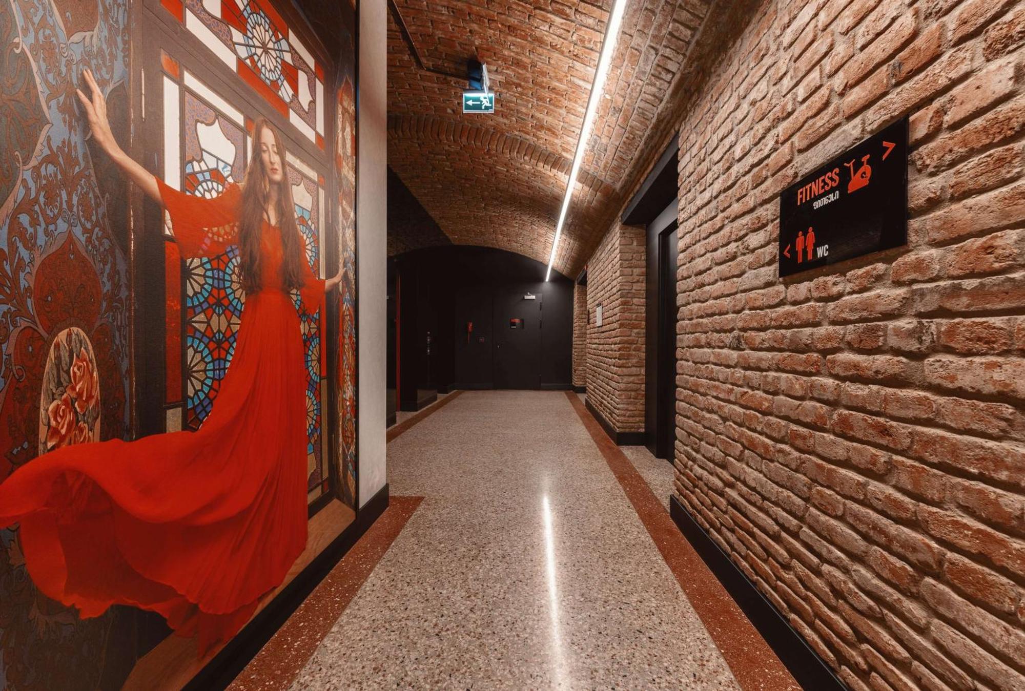 Radisson Red Tbilisi Hotel Kültér fotó