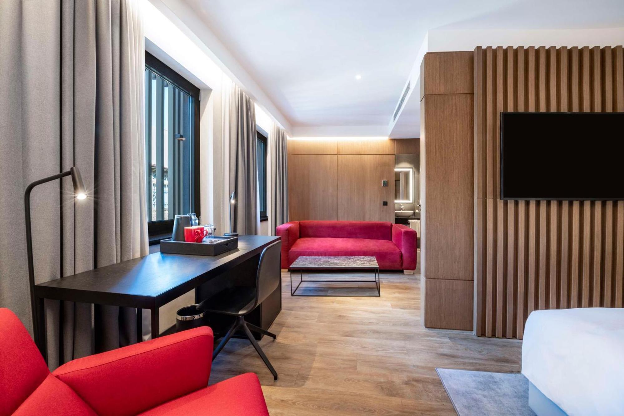 Radisson Red Tbilisi Hotel Kültér fotó